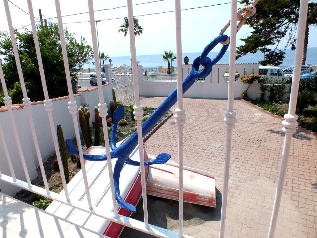 B&B Villa Sul Mare Melito Di Porto Salvo Buitenkant foto