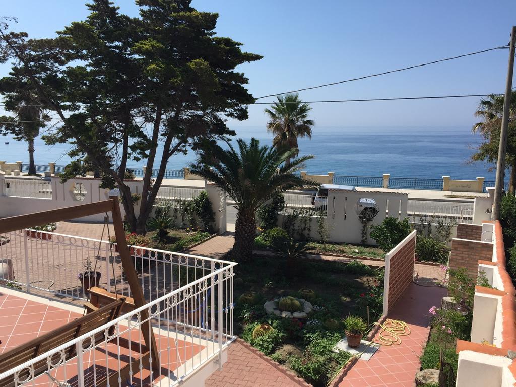 B&B Villa Sul Mare Melito Di Porto Salvo Buitenkant foto