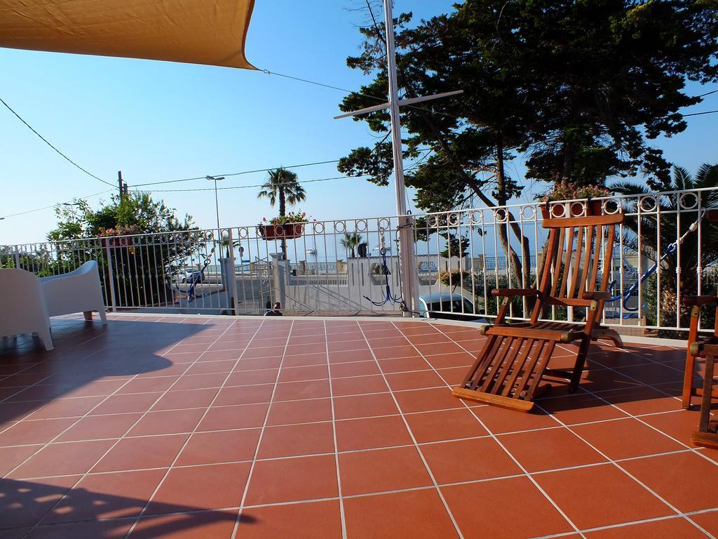 B&B Villa Sul Mare Melito Di Porto Salvo Buitenkant foto